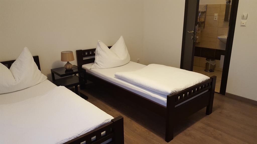 Pension Diana-Parndorf Ngoại thất bức ảnh